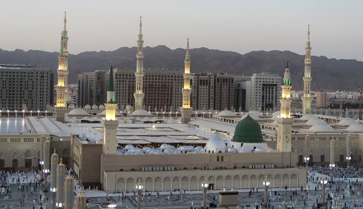 realmarc9's tweet photo. "The world is a prison for the believer and a paradise for the unbeliever."

Prophet Hazrat Muhammad (SAWW) https://t.co/jUduafCIX8