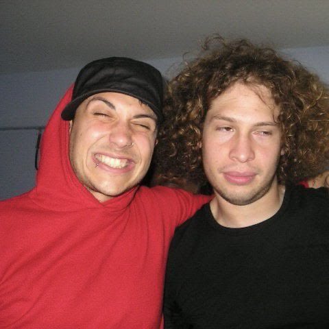 red and black guitarists hehahahahaha GUYSSSS