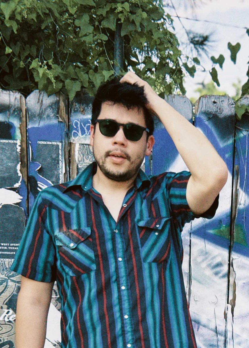 KUTX's tweet image. Tonight @Soundfounder welcomes Austin House Music producer @fennecsound for an exclusive guest mix to celebrate the release of his new "Momentary Pleasure" EP. It releases this Friday 6/27/25, hear it first on the Soundfounder show, 8pm on KUTX and kutx.org