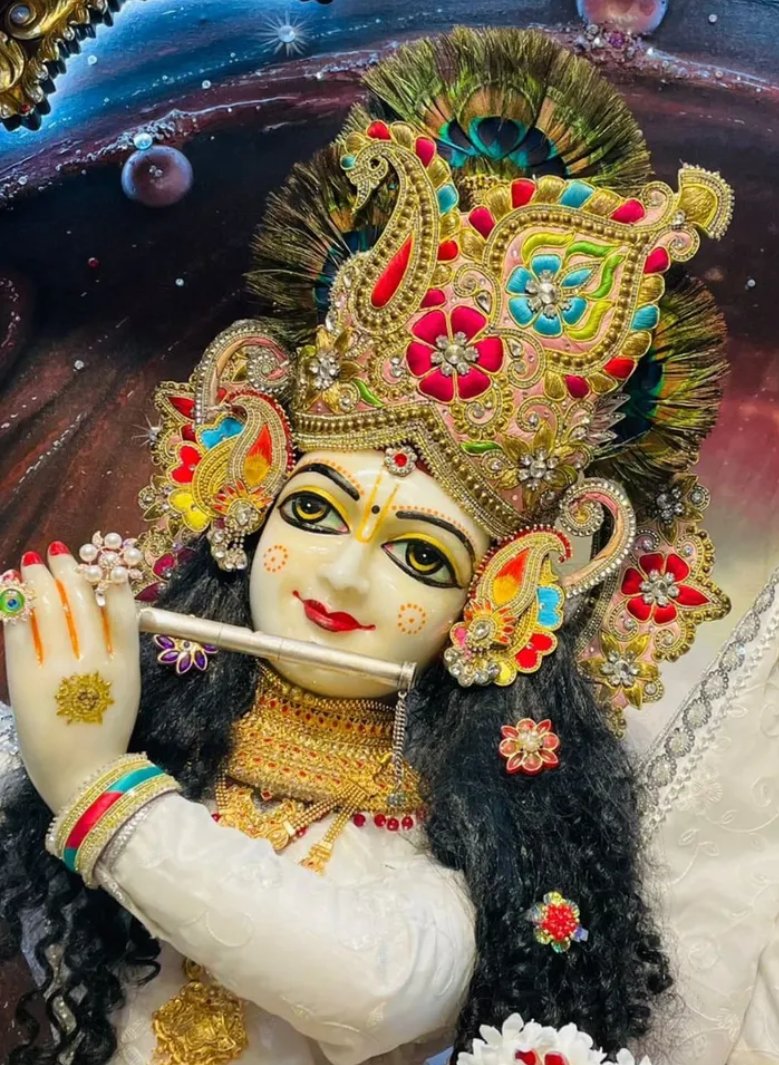 जिस जगह पर आपको आपके #महत्त्वहीन होने का
एहसास हो 
जाए..

उस स्थान को बिना #अपमानित हुए छोड़ देने में ही
सम्मान 
है!

"जय श्री कृष्णा"
#सुप्रभात_वंदन

#जय_श्री_राम #जय_द्वारकाधीश #योगेश्वर_श्रीकृष्ण

#Iran #IranIsraelConflict #IranVsIsrael #Israel #WorldWar3 #LoveIslandUSA