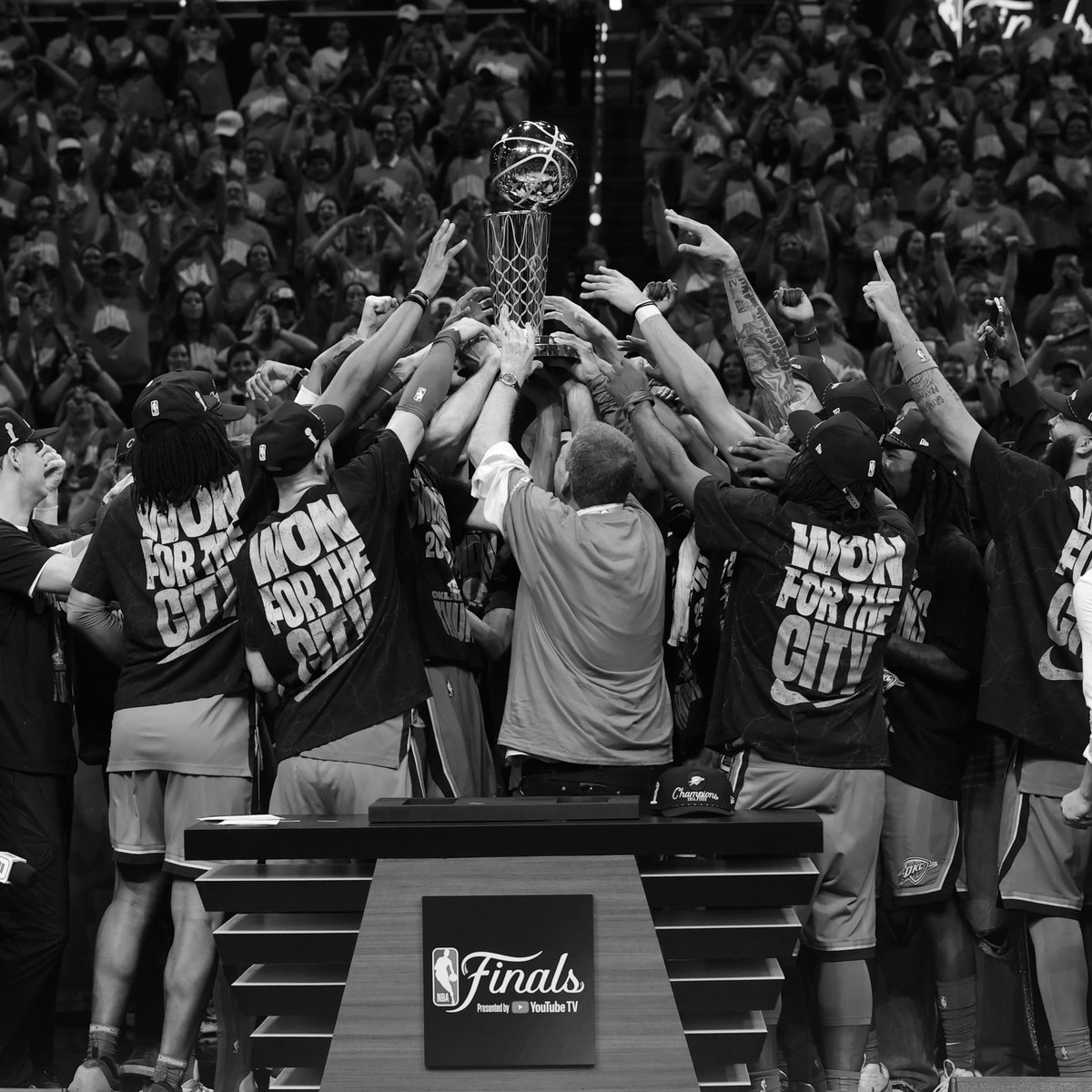 A historic night captured in black and white 📸 🏆