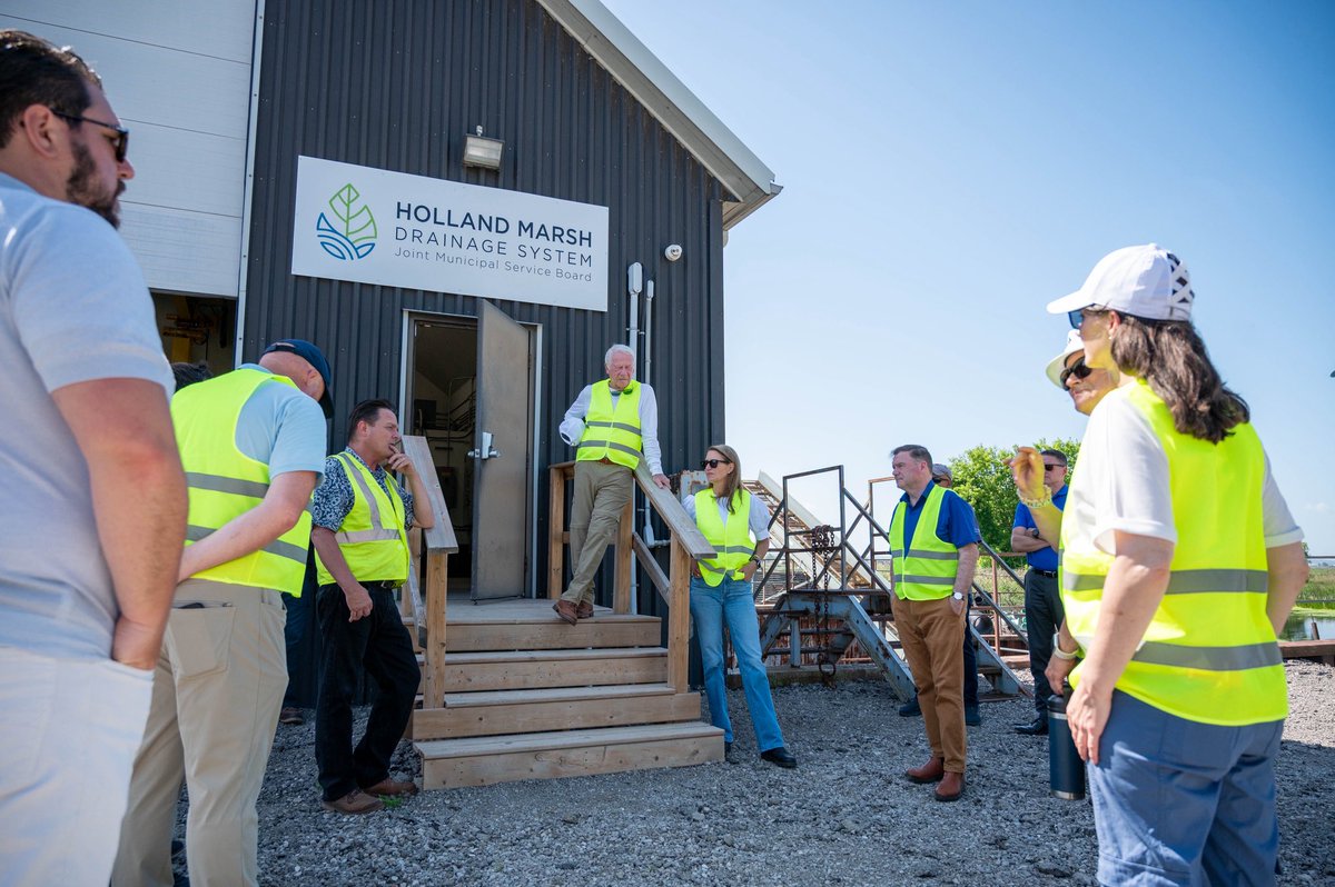 For 100 years, the Holland Marsh has helped put food on tables across Ontario and beyond.

Today, I joined my colleague, Todd McCarthy, Minister of the Environment, Conservation and Parks, to tour the Art Janse Pumping Station. 

This important facility helps drain and protect