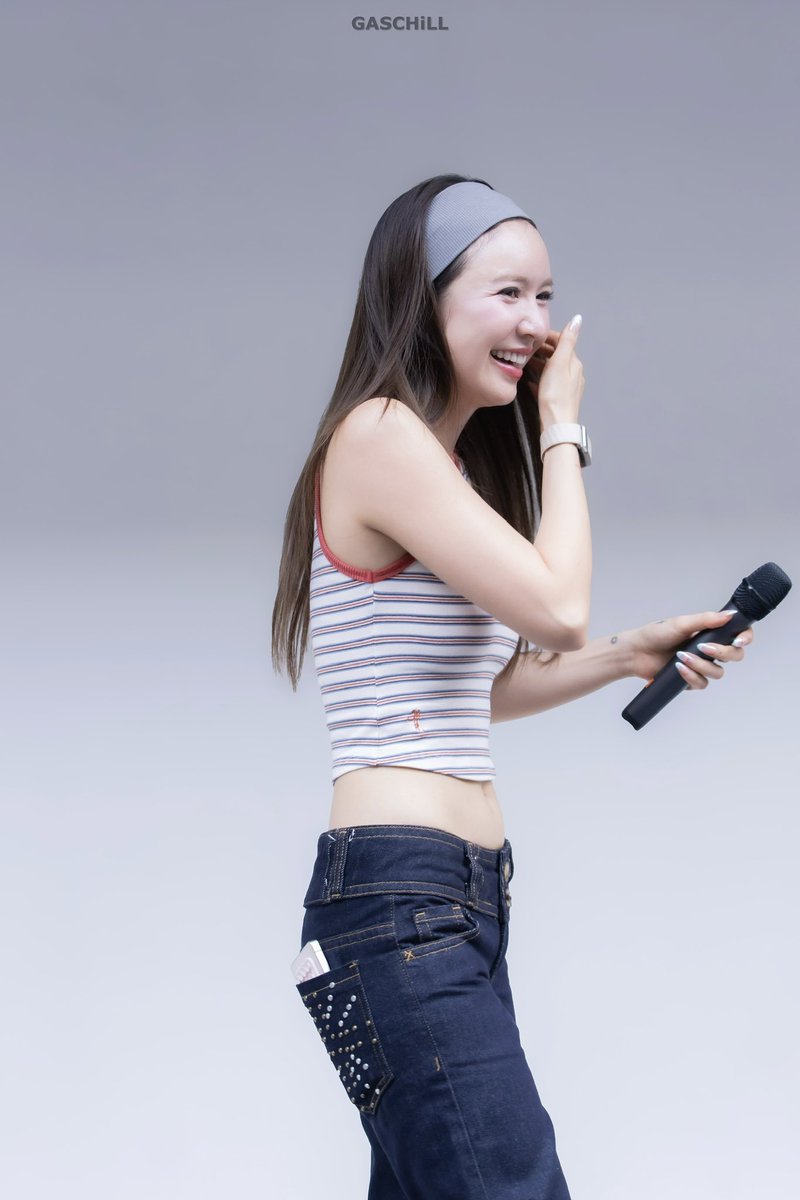 Workout now so you can take photos later without sucking in your stomach.
Just like her 👏

#Junenannirin