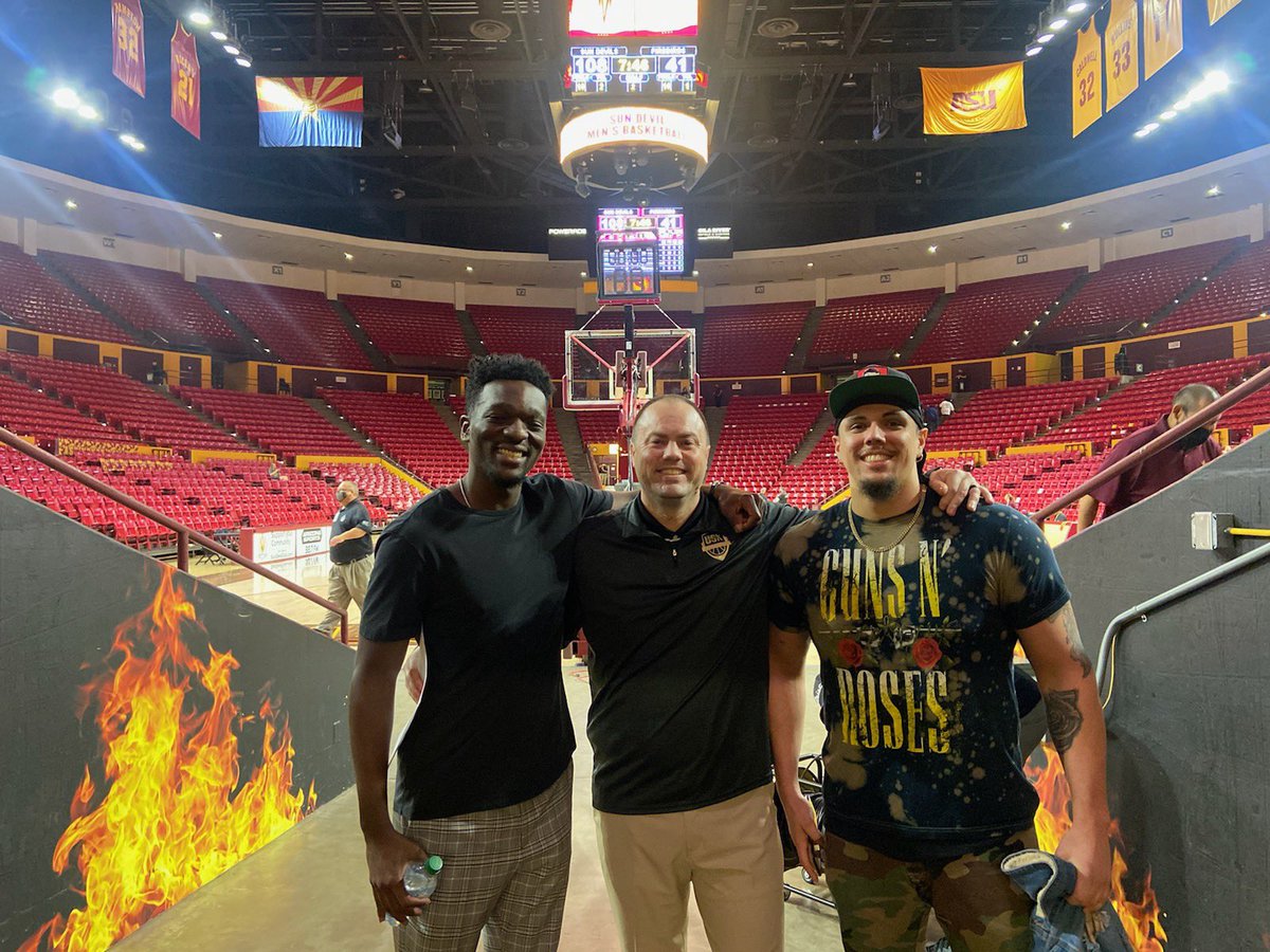 DSU_MBB's tweet photo. ✍️🏀 Please help us welcome Jayden Johnson to @DSU_Trojans &amp; @DSU_MBB ! Jayden is a 6’5 190 frosh wing of Laveen, AZ &amp; 🏀 State Champs @RanchoSolanoAZ . He will study AI in Organizations @DakotaState 

Coach Williamson coached his brother @Pnewt0n @UMDBulldogs in 2015 https://t.co/RyYIF9kQhB