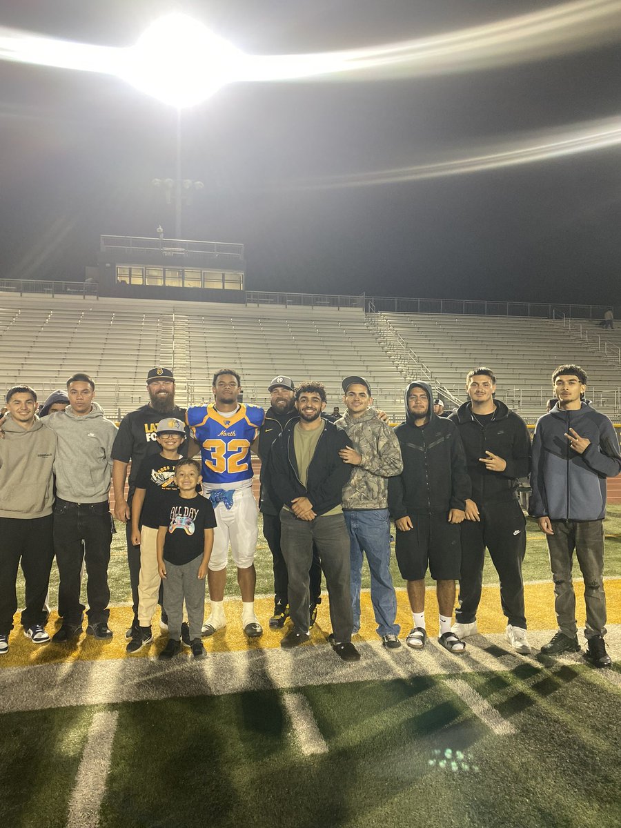 LHSSpartansFB's tweet image. Way to represent, Sean! 🏈⭐️ We’re proud of you!
#lathropfootball #LHS #spartannation #spartanstrong #blackandgold #footballfam #lionsallstargame #seanteu