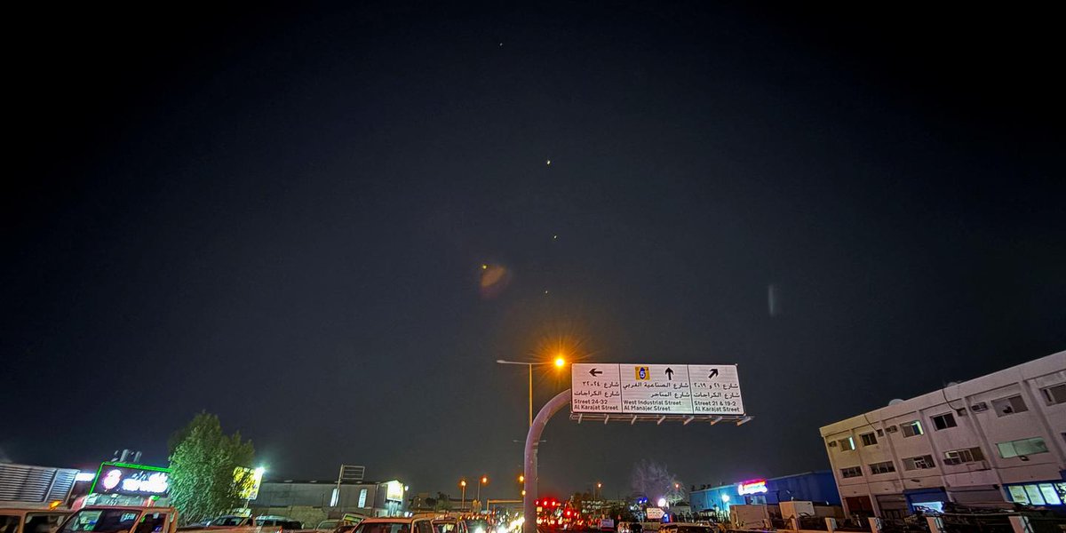 warsurv's tweet photo. 🚨🇺🇸🇶🇦 U.S. officials CONFIRM: Every Iranian missile was intercepted—not a single one hit the American base in Qatar.
#IranStrikes #USMilitary #QatarUpdates https://t.co/dYxSmO4UHM