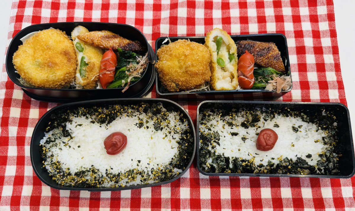 おはようございます(^○^)
今日の #お弁当
手作りエビカツ（いんげん入り）
はらすの西京焼き
ほうれん草
ウィンナー
ふりかけ梅干しご飯
エビカツは、はんぺんでかさまし
たくさん作れました。冷凍しておかないと！

今日もぼちぼち頑張ります🤗
#お弁当記録
#お弁当日記