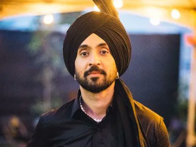 praffulgarg97's tweet photo. Dear @diljitdosanjh,
Huge respect for your art, especially the Gurbani song you once sang—deeply moving.

But it’s painful to see you collaborate with someone who mocked India during Operation Sindoor, when our soldiers were shedding blood.

Please remember:
India protected the Golden Temple.
Pakistan attacked it.

Don’t let your legacy blur that truth.

Jai Hind, Jai Bharat 🇮🇳