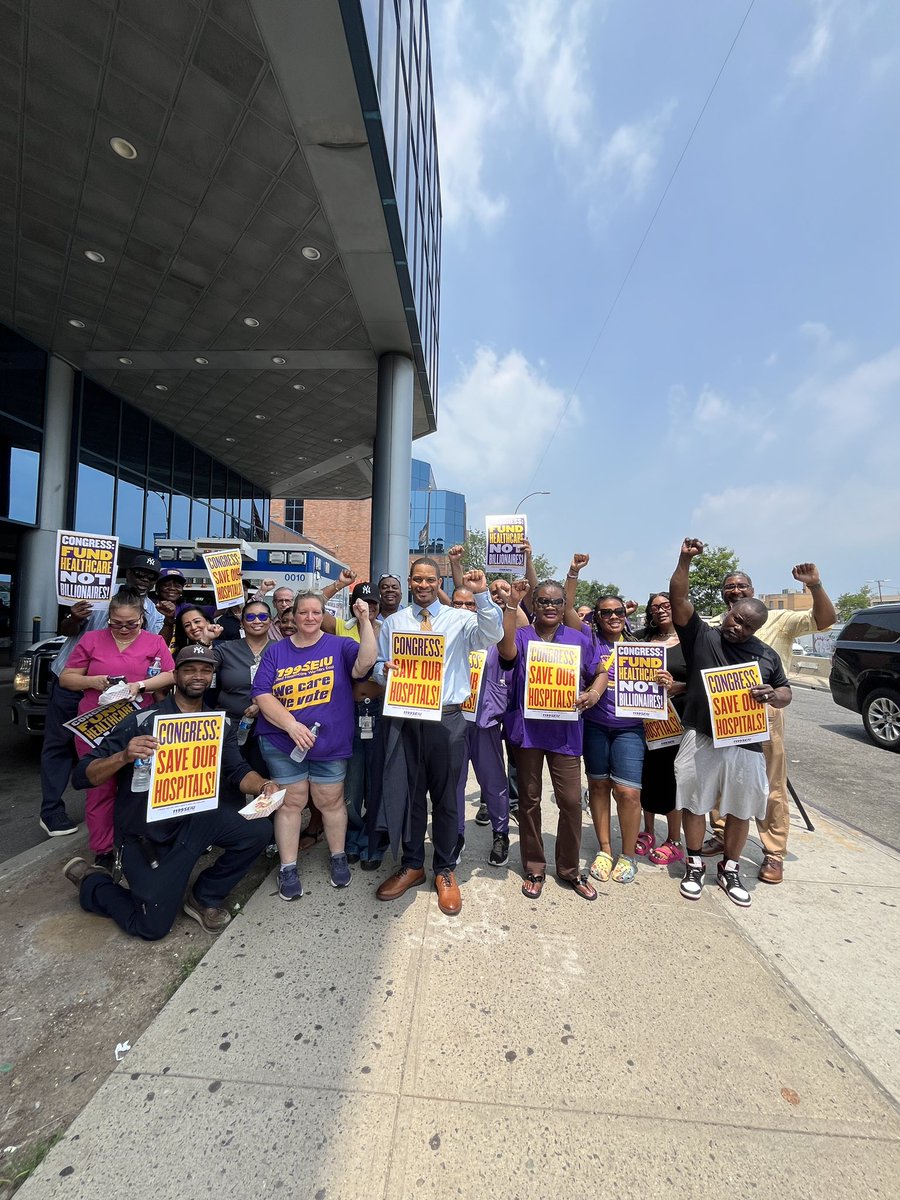 1199SEIU's tweet image. 1199 healthcare workers are outside hospitals across New York to demand: #NoMedicaidCuts! #SaveMedicaid! Congressmembers must make good on their promises to protect this critical program!