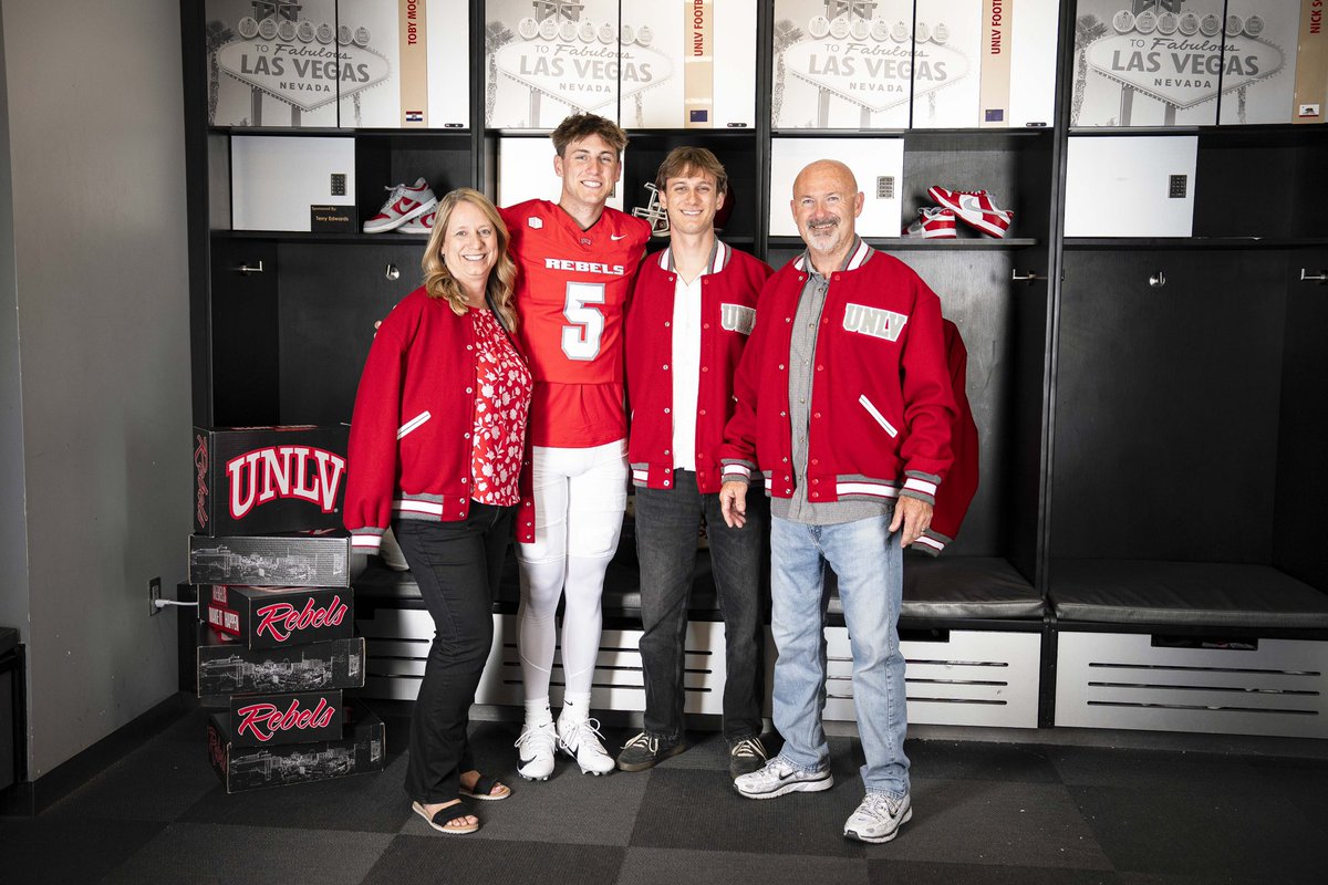 Derek Garcia tweet media