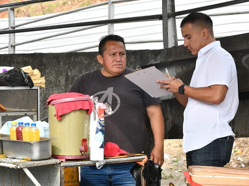 Se censó a más de 13.000 comerciantes autónomos siendo capacitados y otorgándoles una nueva forma de trabajar. En el eje de infraestructura se han realizado trabajos de regeneración urbana en algunas zonas que incluyen mejoras en aceras, rampas para facilitar el tránsito peatonal