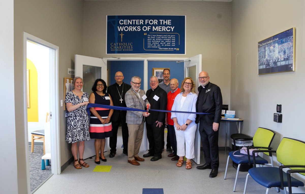 DetArchbishop's tweet image. I was so happy to bless @CCSEMichigan's new Center for the Works of Mercy, where people can access medical, dental, food, clothing, and other critical needs. It is a true hub of Catholic service and manifestation of Christ's love. May God bless all who serve and are served here.
