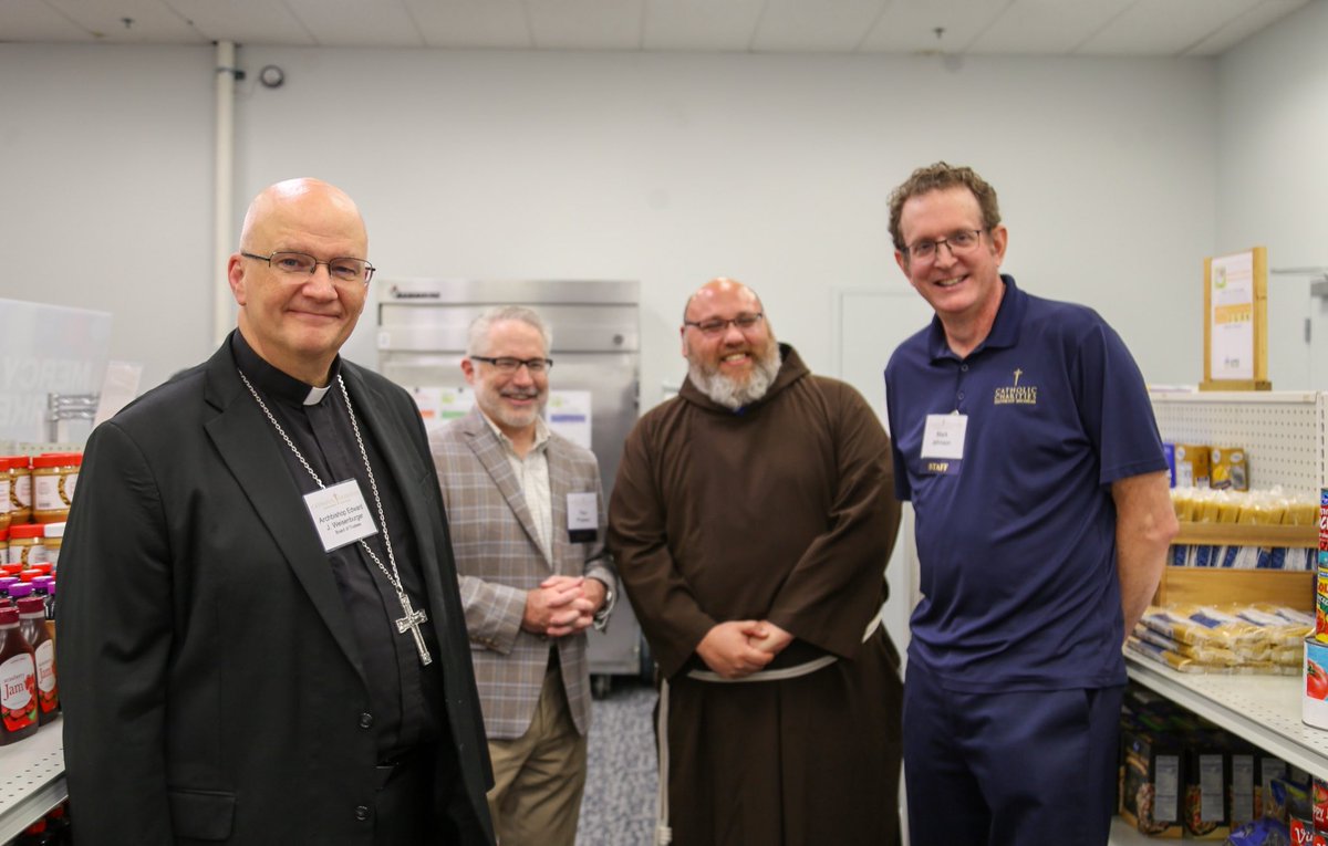 DetArchbishop's tweet image. I was so happy to bless @CCSEMichigan's new Center for the Works of Mercy, where people can access medical, dental, food, clothing, and other critical needs. It is a true hub of Catholic service and manifestation of Christ's love. May God bless all who serve and are served here.