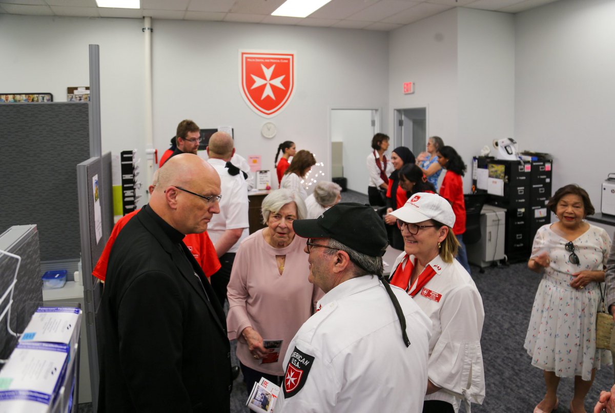 DetArchbishop's tweet image. I was so happy to bless @CCSEMichigan's new Center for the Works of Mercy, where people can access medical, dental, food, clothing, and other critical needs. It is a true hub of Catholic service and manifestation of Christ's love. May God bless all who serve and are served here.