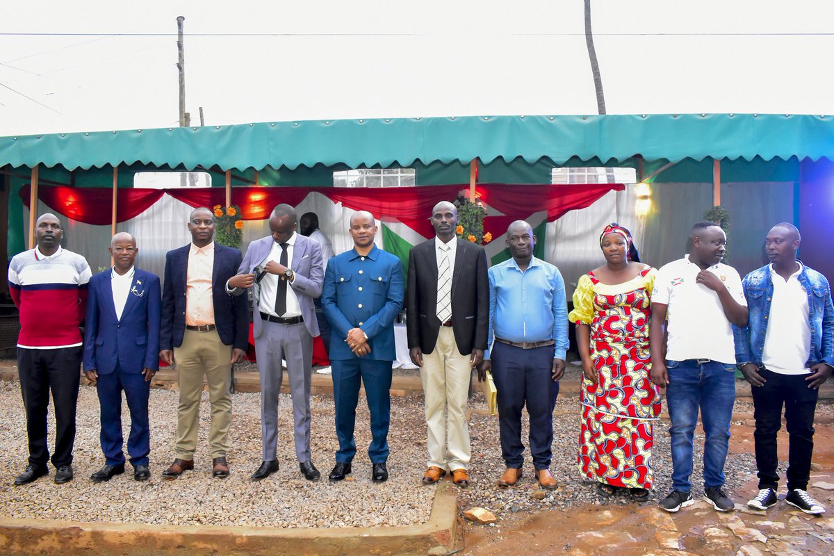 L'Ambassadeur du Burundi en Ouganda, S.E Gén. Brig. Jules Ndihokubwayo, rehausse de sa présence l'Assemble Générale de la diaspora burundaise en Ouganda: évaluer les réalisations pendant une année de travail de nouveaux dirigeants et préparer la participation à la semaine de la