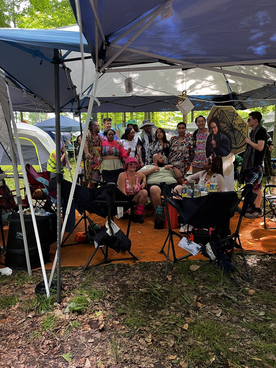 shainabradley's tweet photo. Surprising the Forest Fam & a Roo-demption all in one weekend was well worth it & much needed.💚⚡️🌲
#SeniorYearofForest #Year4 #ForestFam https://t.co/BzccVI80Gr