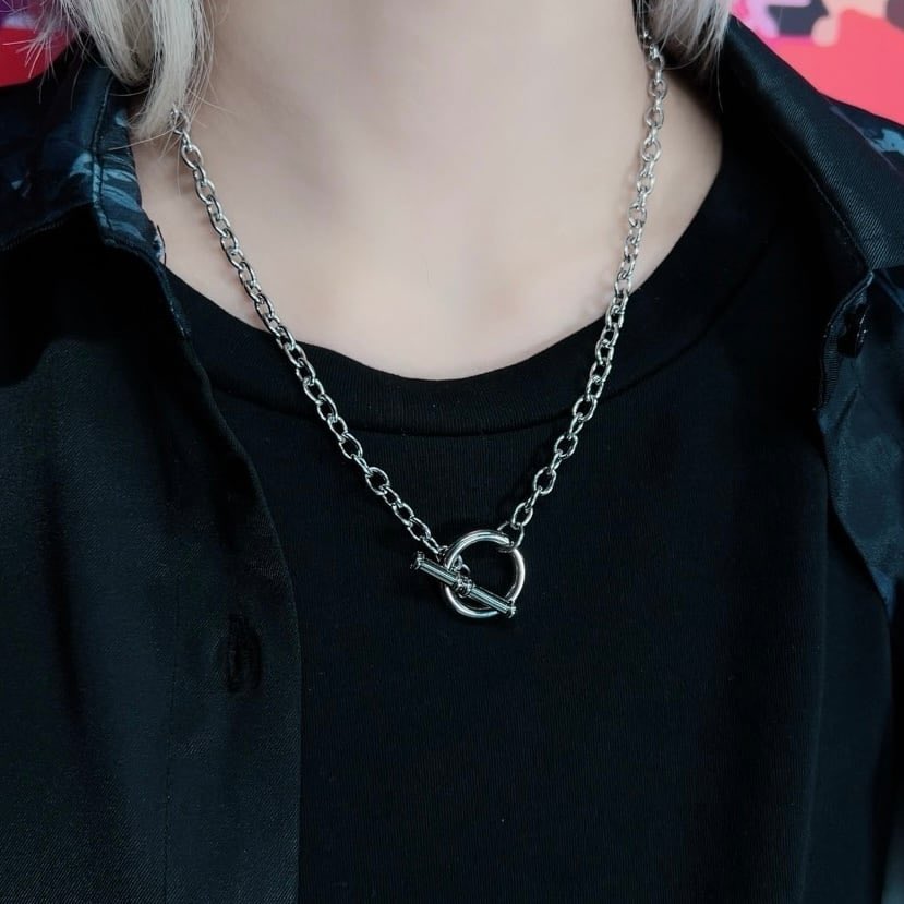 🎁赤字プレゼント商品案内🎁

【SIMPLE T-BAR CHAIN NECKLACE】

販売価格💥先着50点限定999円💥

着る服を選ばず様々なシーンに合うデザインで造られたネックレスになります。

専用ポーチ付きでプレゼントにもお勧めな商品です。

是非チェックしてみてください🐰
shop.nier.tokyo/items/87074593