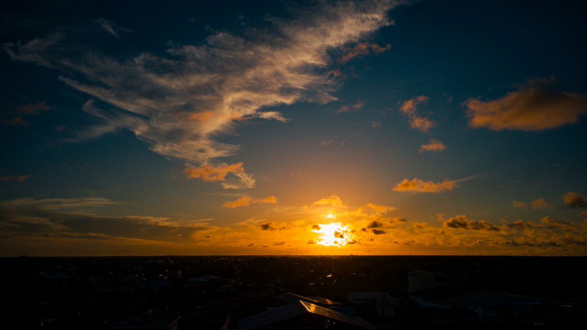 smartphone_astr's tweet photo. #sunset from #Guyana, by our member Ssw -
#Potensic Atom 2 #Dronephotography #Sun #dramatic_sky #sunsetvibes @SunsetStats https://t.co/oaGHaAeFeE