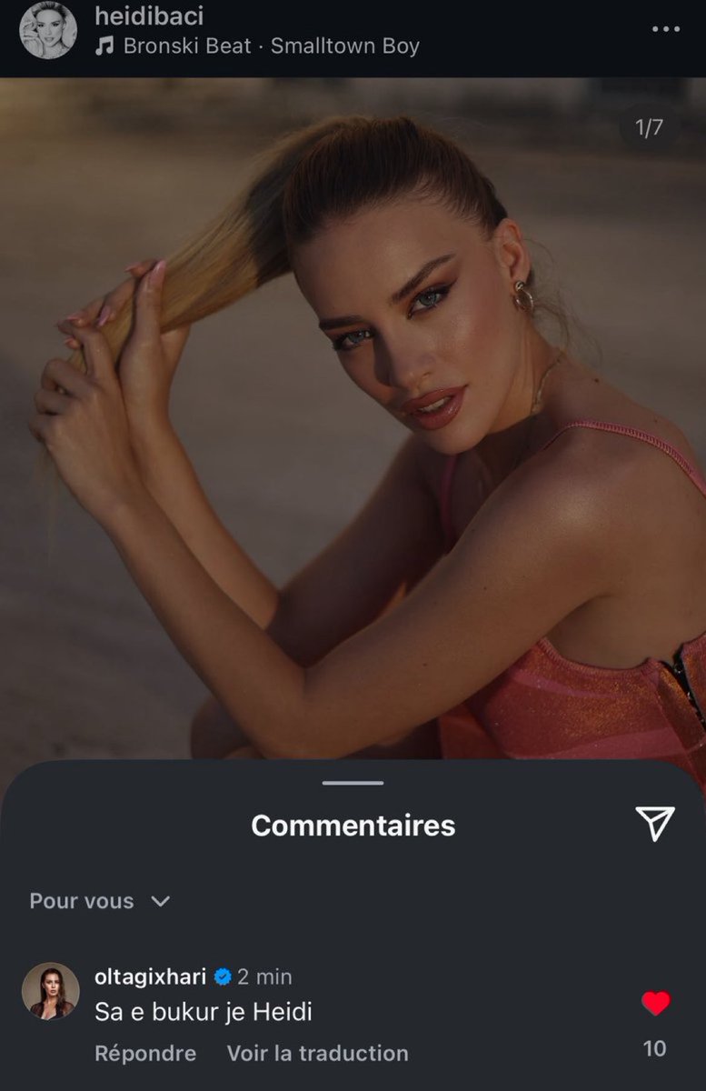 Dy bukuri n nje post 👑🌟