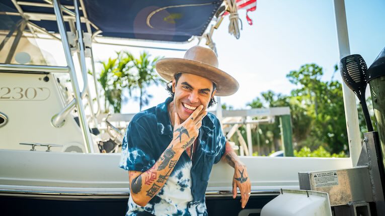 Multi Platinum Artist, Niko Moon Announces New Album ‘American Palm’, shares new uplifting single. A breath of fresh air. Check it out! 
rockandbluesmuse.com/2025/06/23/nik…
