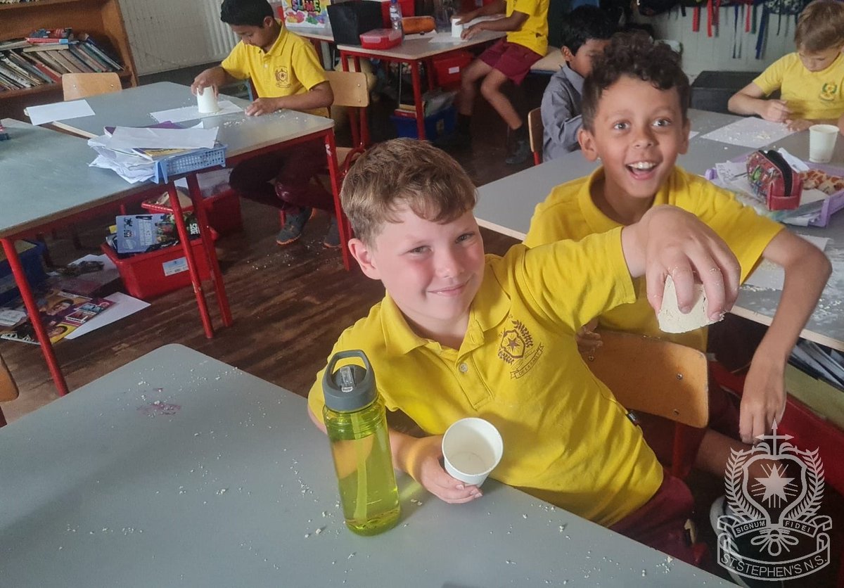 Bringing the beach to the classroom - Miss Byrne's 2nd Class made moon sand in their room on Monday! Messy, messy, messy - but great fun and lots of active learning taking place! Well done all!