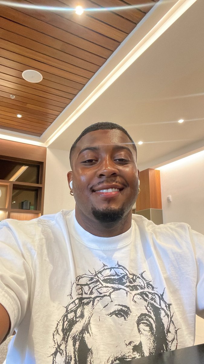 __ssoull's tweet image. Ima look at you either one of two ways