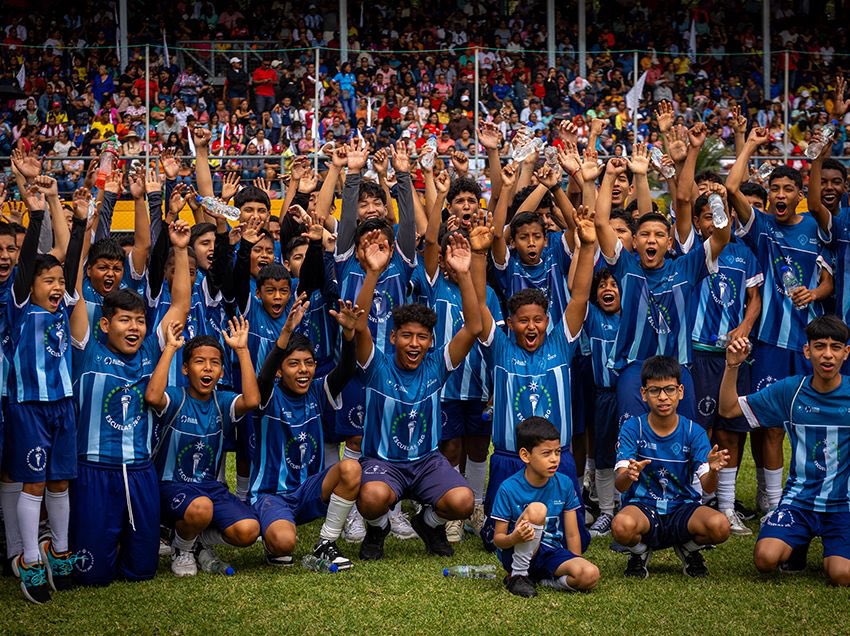 Ganamos la sede para ser Capital Americana del Deporte 2026. Y no la ganamos por infraestructura, que es buena, la ganamos porque la Comisión Europea que vino a evaluar a Guayaquil se dio cuenta que impulsamos el deporte como política pública. 

#CiudadDeTodos #RendiciónDeCuentas