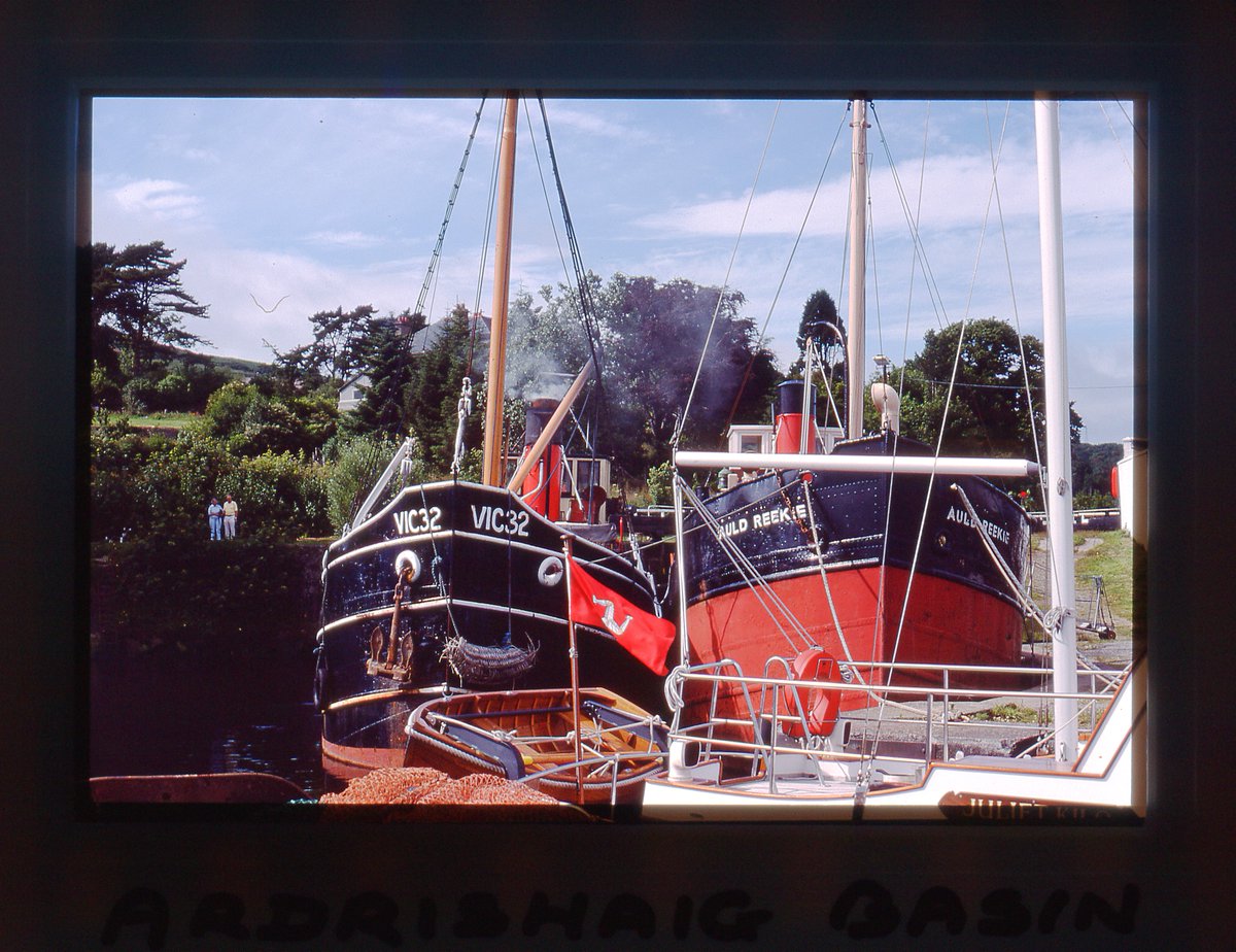 UnicornUnbound's tweet image. These 35mm photos of the 'Puffers', 'Auld Reekie' and 'Vic 32', were taken at Ardrishaig Basin in July 1989.
#Puffers #ClydePuffers #archives #Scotland #DoonTheWatter #heritage #Ardrishaig #CrinanCanal #Crinan #Northwich #Lochgilphead #35mmPhotography #35mm #35mmPhotos