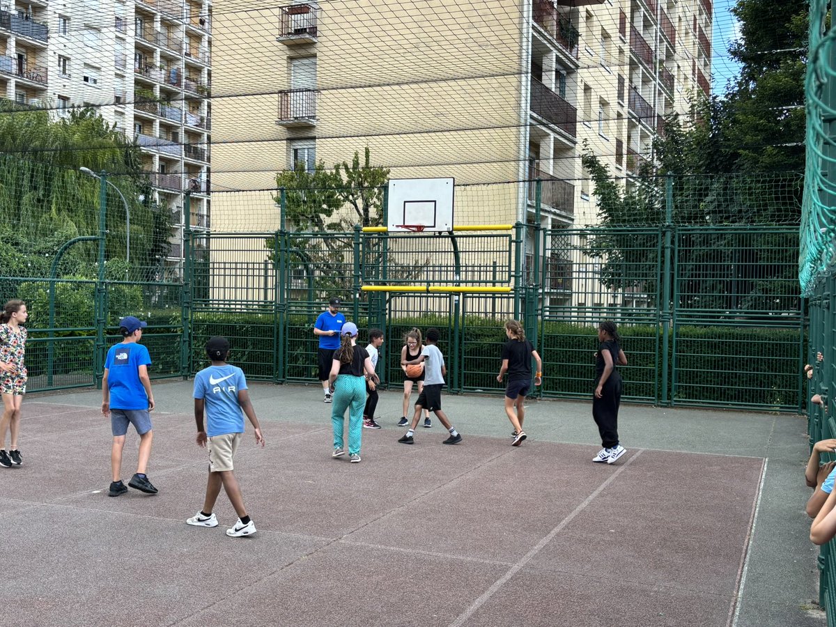Stéphane Delattre (@sieger1703) on Twitter photo Pas loin de 400 élèves de 16 classes CM1 de <a href="/Montrouge92/">Ville de Montrouge</a> <a href="/Circomontrouge/">Circonscription Montrouge / Chatillon</a> <a href="/acversailles/">Académie de Versailles</a> réunis pour participer à la #jop2025 <a href="/Paris2024/">Paris 2024</a> Au programme : hockey, football, basket, rugby et hockey
Une bien belle journée ! Pas loin de 400 élèves de 16 classes CM1 de <a href="/Montrouge92/">Ville de Montrouge</a> <a href="/Circomontrouge/">Circonscription Montrouge / Chatillon</a> <a href="/acversailles/">Académie de Versailles</a> réunis pour participer à la #jop2025 <a href="/Paris2024/">Paris 2024</a> Au programme : hockey, football, basket, rugby et hockey
Une bien belle journée !
