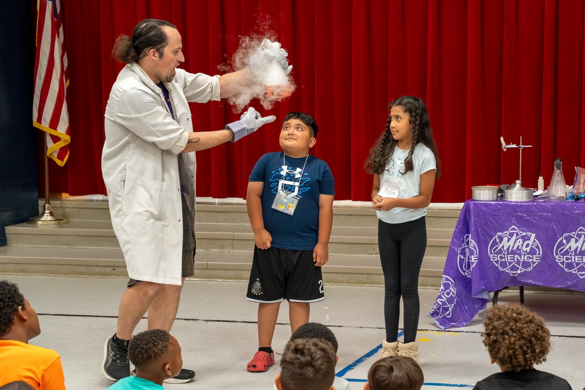 ABSSPublic's tweet image. 🔥❄️ Everyone's hand went up when they asked for volunteers! Dr. M&amp;amp;M and Atomic Alex from Mad Science visited our Summer Reading Camp at Hillcrest Elementary today! Every student had a front row seat to this explosive (and safe) demonstration! #ThisisABSS #ReadingisFun