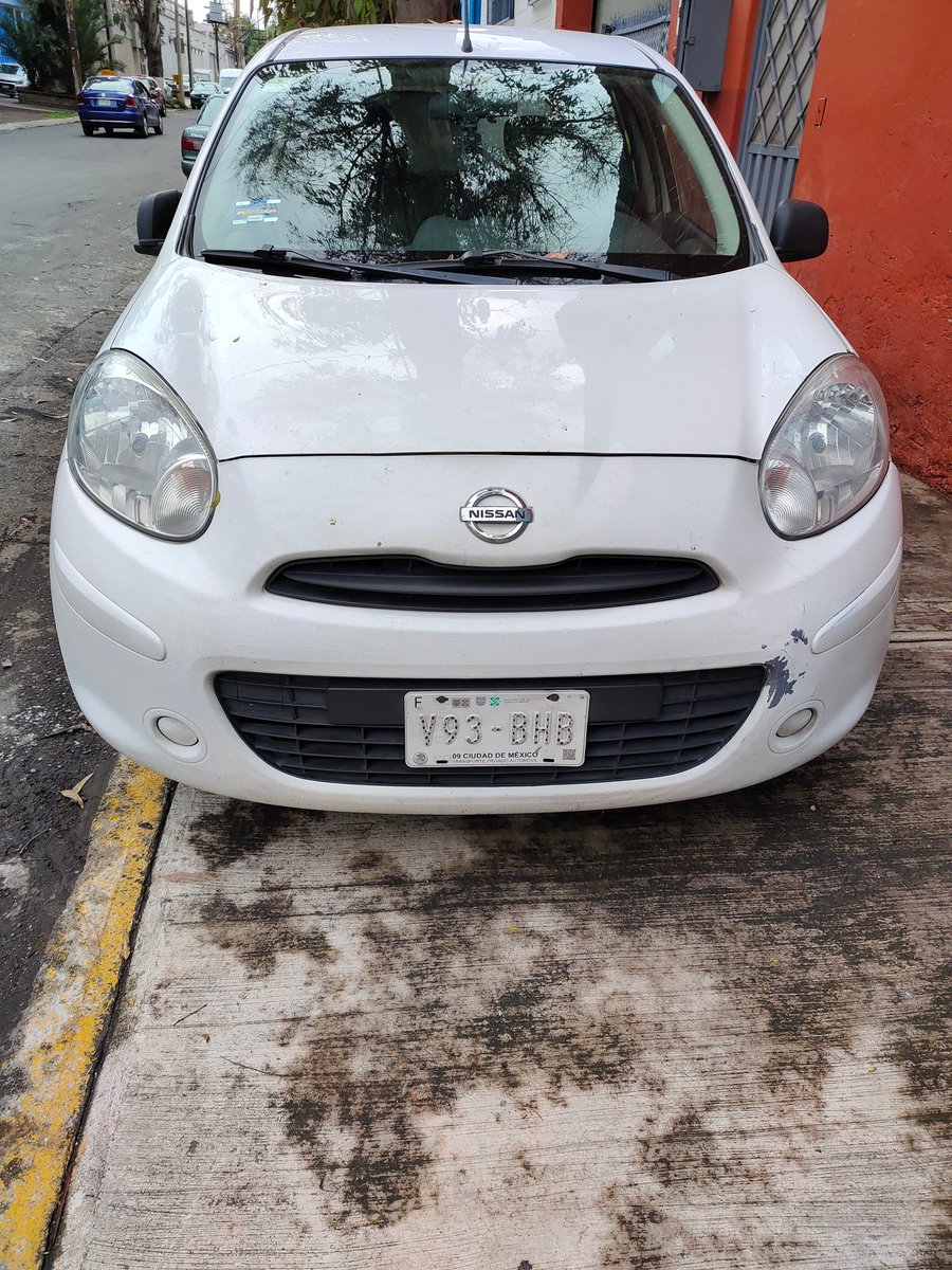 chilangodeldf's tweet photo. @UCS_CDMX  me puede ayudar con un tránsito ya que un carro está sobre la banqueta y los peatones no pueden pasar @TransitoCdMx  @SSP_CDMX
La calle es san estaban 48 en Azcapotzalco colonia santo tomas. https://t.co/OPUb6LVNar