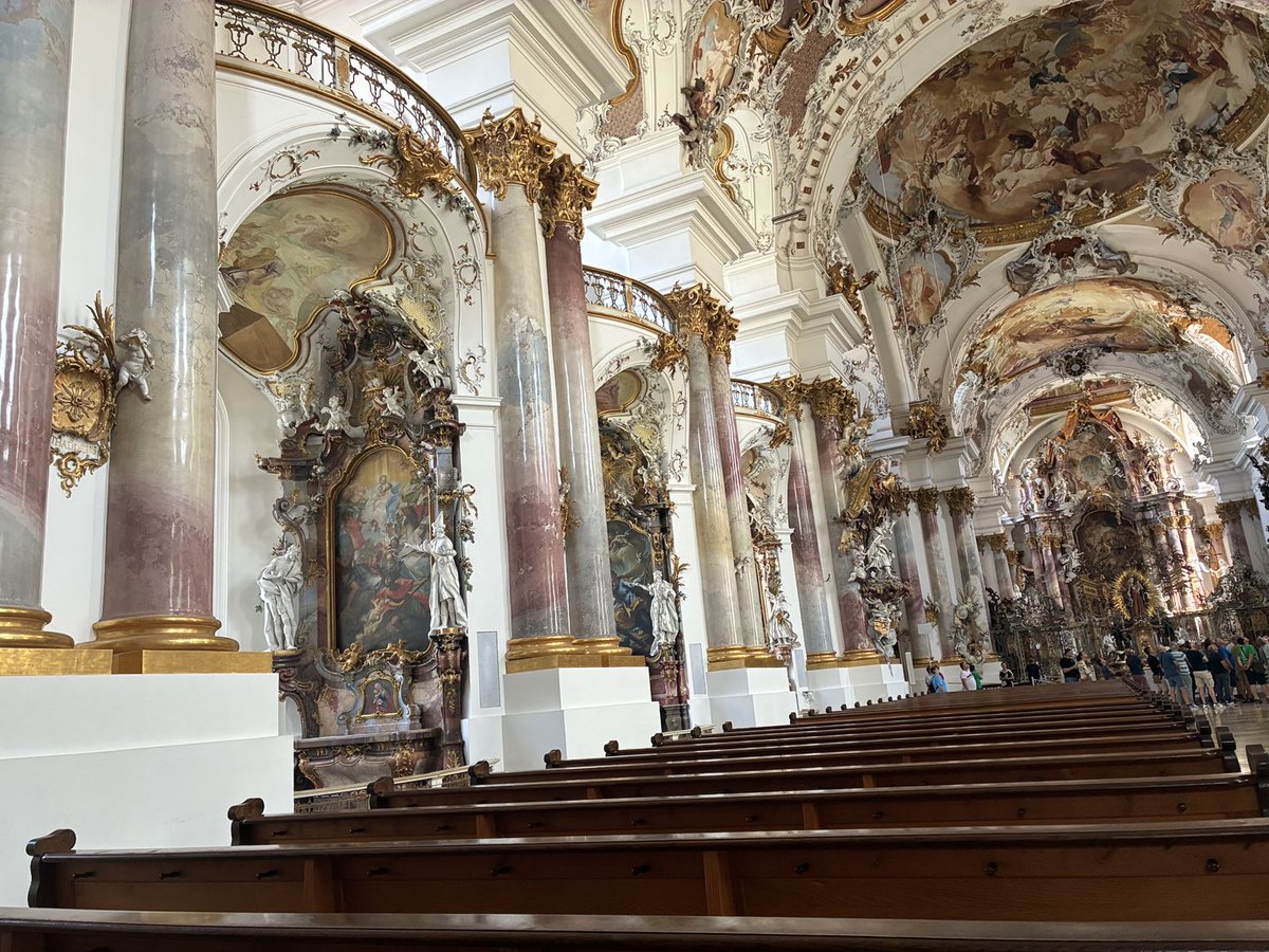 La Iglesia Mayor de Ulm, gótico tardío alemán. Iglesia de la Abadía de Zwiefalter, barroco tardío alemán. Turisteando ando… 😅