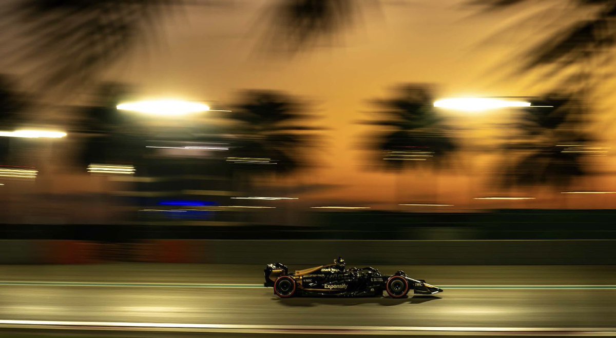 Sutton12Simon's tweet image. #F1TheMovie is incredible the acting is brilliant from Damson Idris and Brad Pitt continues to be one of the best around. The score is perfect and the race scenes are outstanding. Definitely one of if not the best summer films this year @IMAX @cineworld