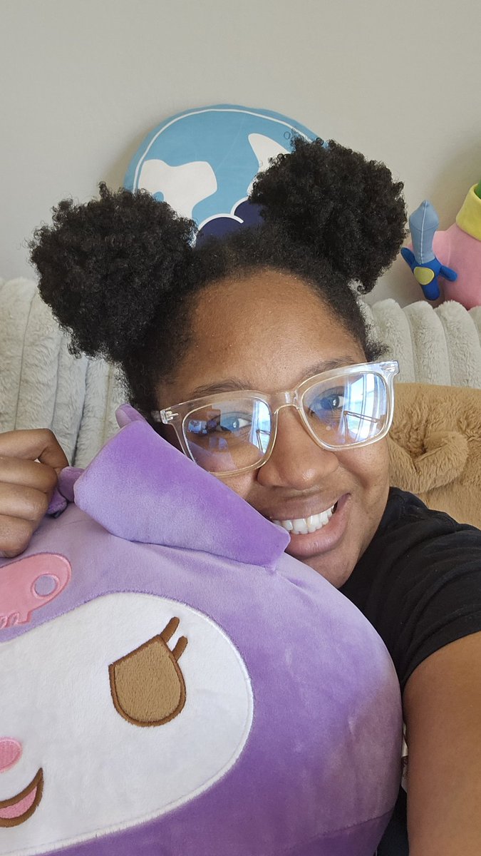 QueenCiaraGG's tweet image. Had a 🔥 weekend w/ friends/fam. I even got to eat some authentic home made Chinese food! YALL IT WAS BOMB! ❤ And you know we had to bring out the UNO cards! 🔥 

Don't miss my STREAM TODAY on TWITCH &amp;amp; YOUTUBE at 4:30 PST/7:30 EST! CROWNS UP! 👑👑 

#crownsquad #YouTube #twitch