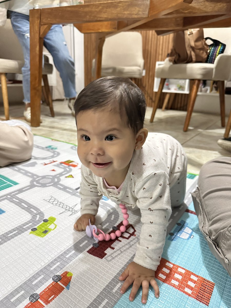 Amo que mi hija sea como yo, literalmente se ríe de todo, es perfecta, LA AMO🤤