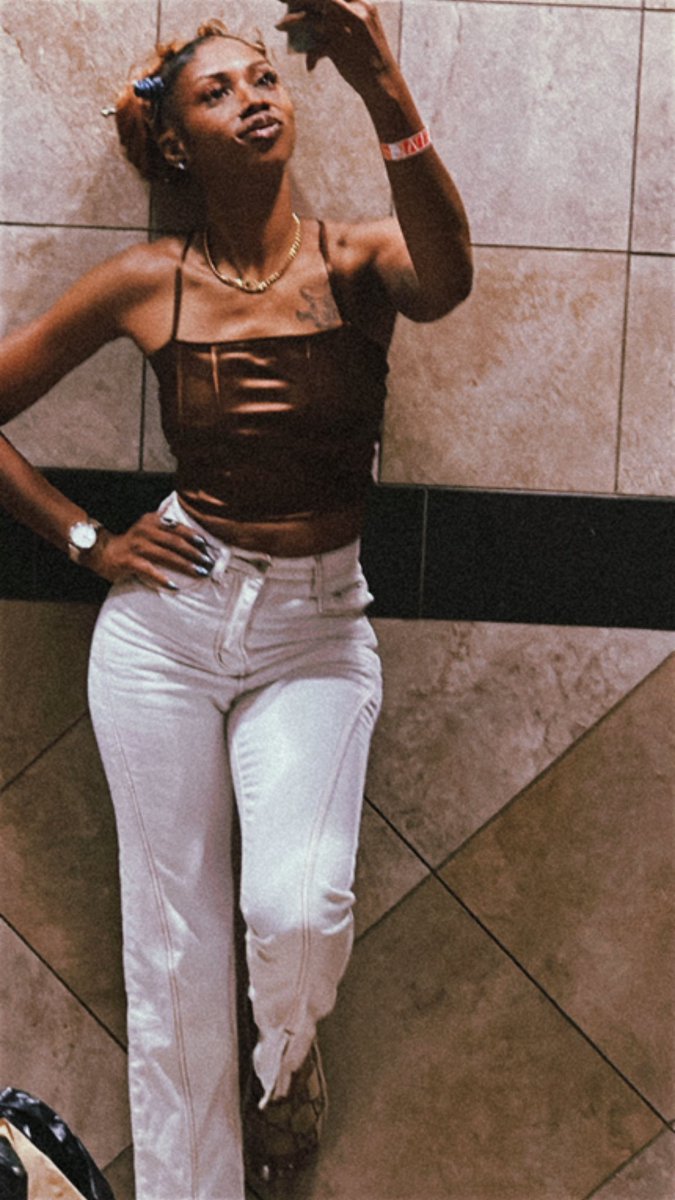 Divin3xpr3ssion's tweet photo. 90s Fine 🥰😌 https://t.co/sMUIi59pu5