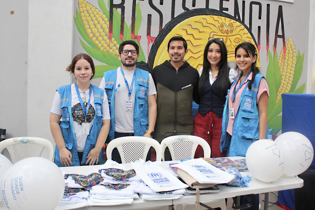 Cancillería Ec Zona 8 (@cancilleriaecz8) on Twitter photo 🕊️ Cada 20 de junio conmemoramos el #DíaMundialDelRefugiado.
Desde la <a href="/CancilleriaEc/">Cancillería del Ecuador 🇪🇨</a>, la Dirección Zonal 8, liderada por la Ec. Desiré Maquilón, junto a Manos Venezolanas, realizó la feria “Tu historia suma, tu presencia importa: Ecuador te acoge” en la @UArtesEc. 🇪🇨🤝 🕊️ Cada 20 de junio conmemoramos el #DíaMundialDelRefugiado.
Desde la <a href="/CancilleriaEc/">Cancillería del Ecuador 🇪🇨</a>, la Dirección Zonal 8, liderada por la Ec. Desiré Maquilón, junto a Manos Venezolanas, realizó la feria “Tu historia suma, tu presencia importa: Ecuador te acoge” en la @UArtesEc. 🇪🇨🤝