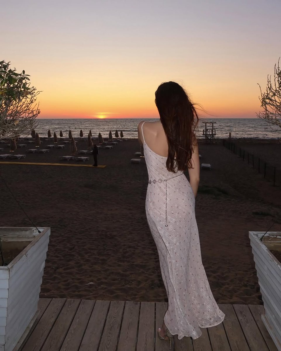 Juliet_flower_'s tweet photo. Take me back to the night we met🌇 https://t.co/39drBrHWXO