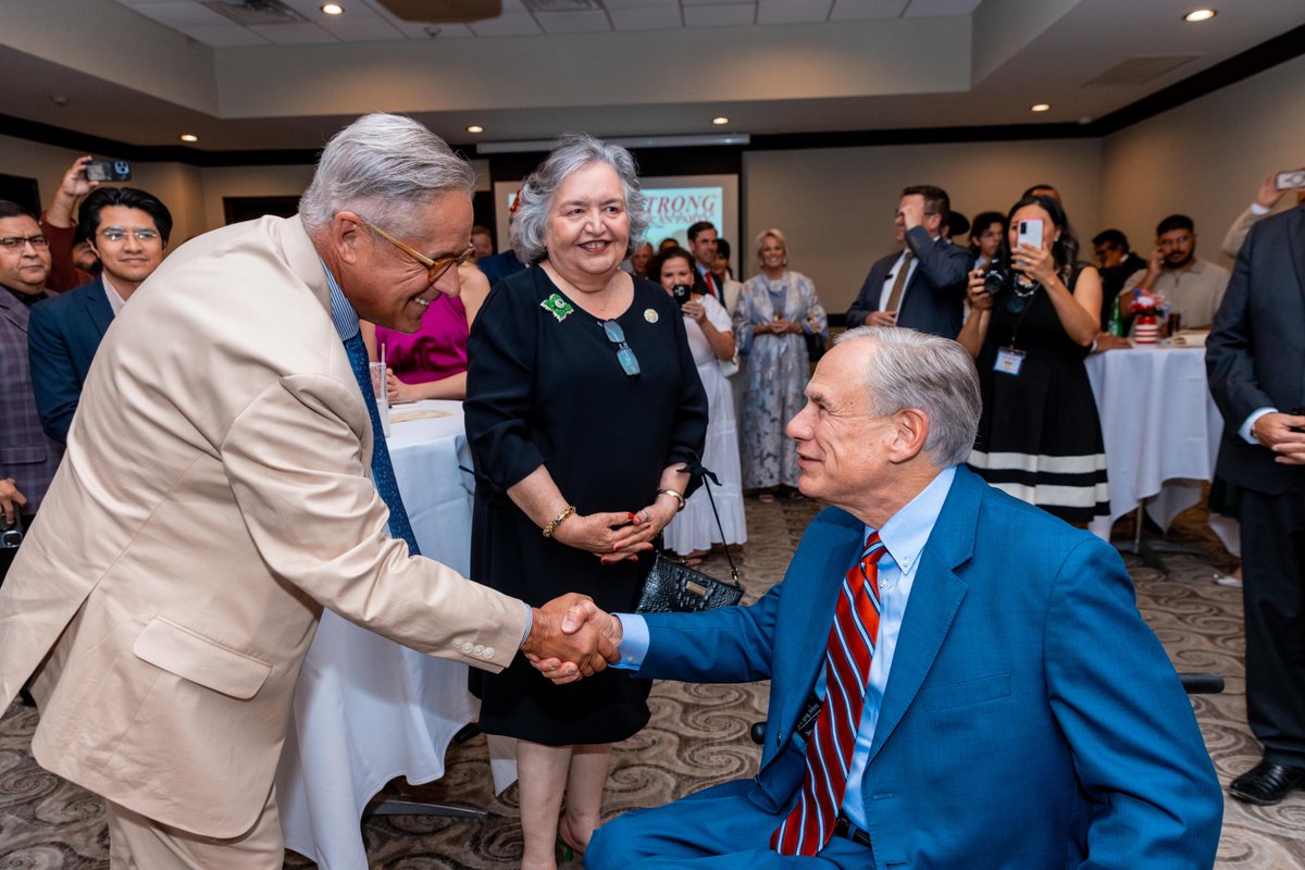 AbbottCampaign's tweet image. On Saturday, Governor @GregAbbott_TX highlighted the successful 89th Legislative Session at the Webb County Republican Party's Lincoln Reagan Dinner.
"We've just completed the most successful session since I've been Governor.” -Governor Abbott
More: bit.ly/3TDiSWK