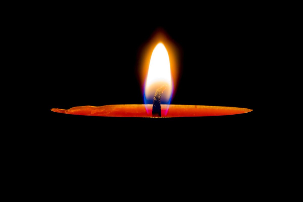 Sauve-nous, Seigneur, quand nous veillons ; garde-nous quand nous dormons : nous veillerons avec le Christ et nous reposerons en paix.

#Complies