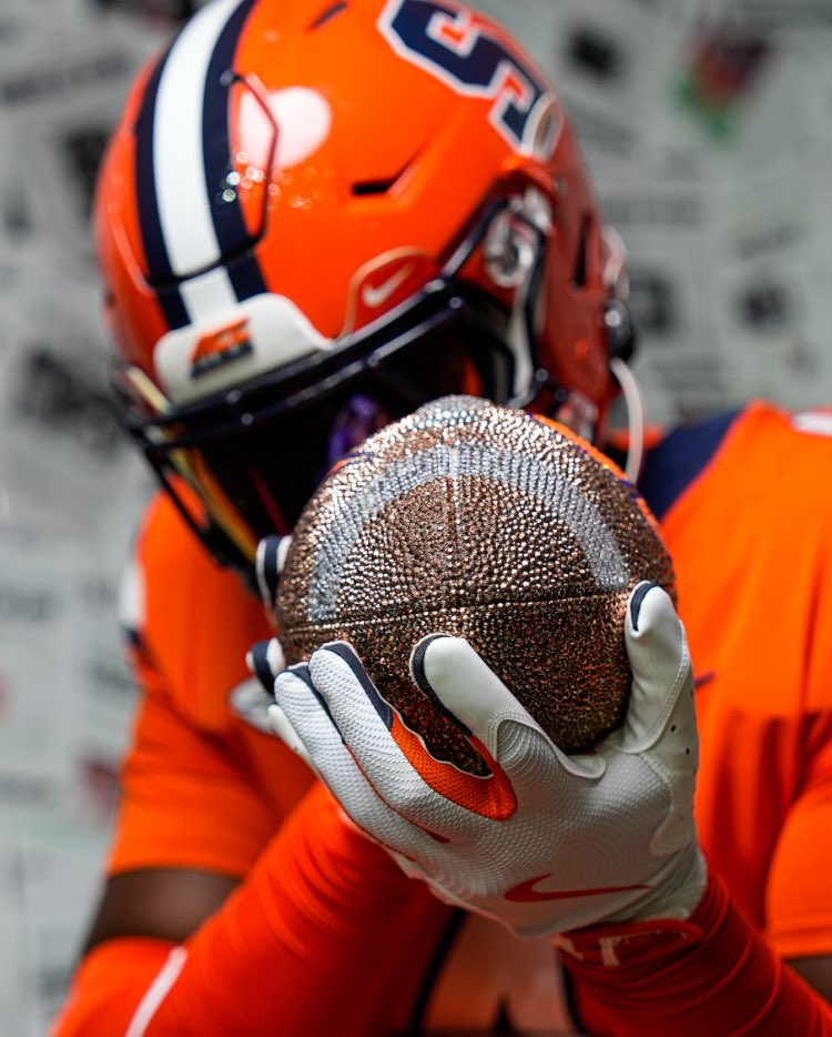 double__4s's tweet image. Had a great OV in Syracuse🍊🍊 #DART #cuse #orangenationfamily  @TheJuiceOnline @CuseFootball @CoachE_CUSE @FranBrownCuse @coachtfogg