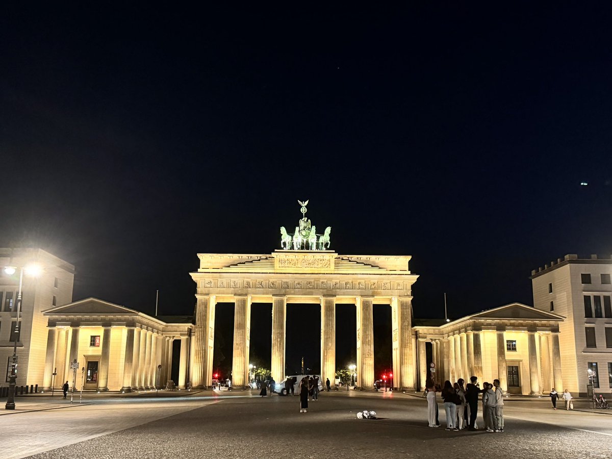 Good night from Berlin. The Brandenburg Gate is Berlin's most famous landmark and a must-see for all visitors. A symbol of German division during the Cold War, it is now a national symbol of peace and unity. For me, symbol of unity we all need just now in the entire world.