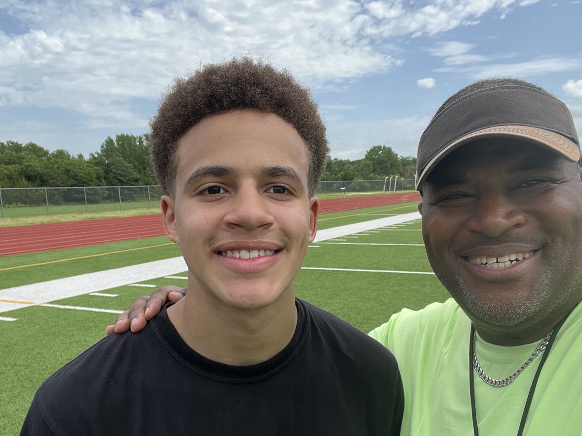 HawksDLine's tweet image. Take a good look at a few of the Super Stars of tomorrow!! Although it was awesome to see some familiar faces at the LSW Youth Football Camp today, I’m very excited to see what new talent shows up tomorrow for Day 2: DEFENSE! 😈