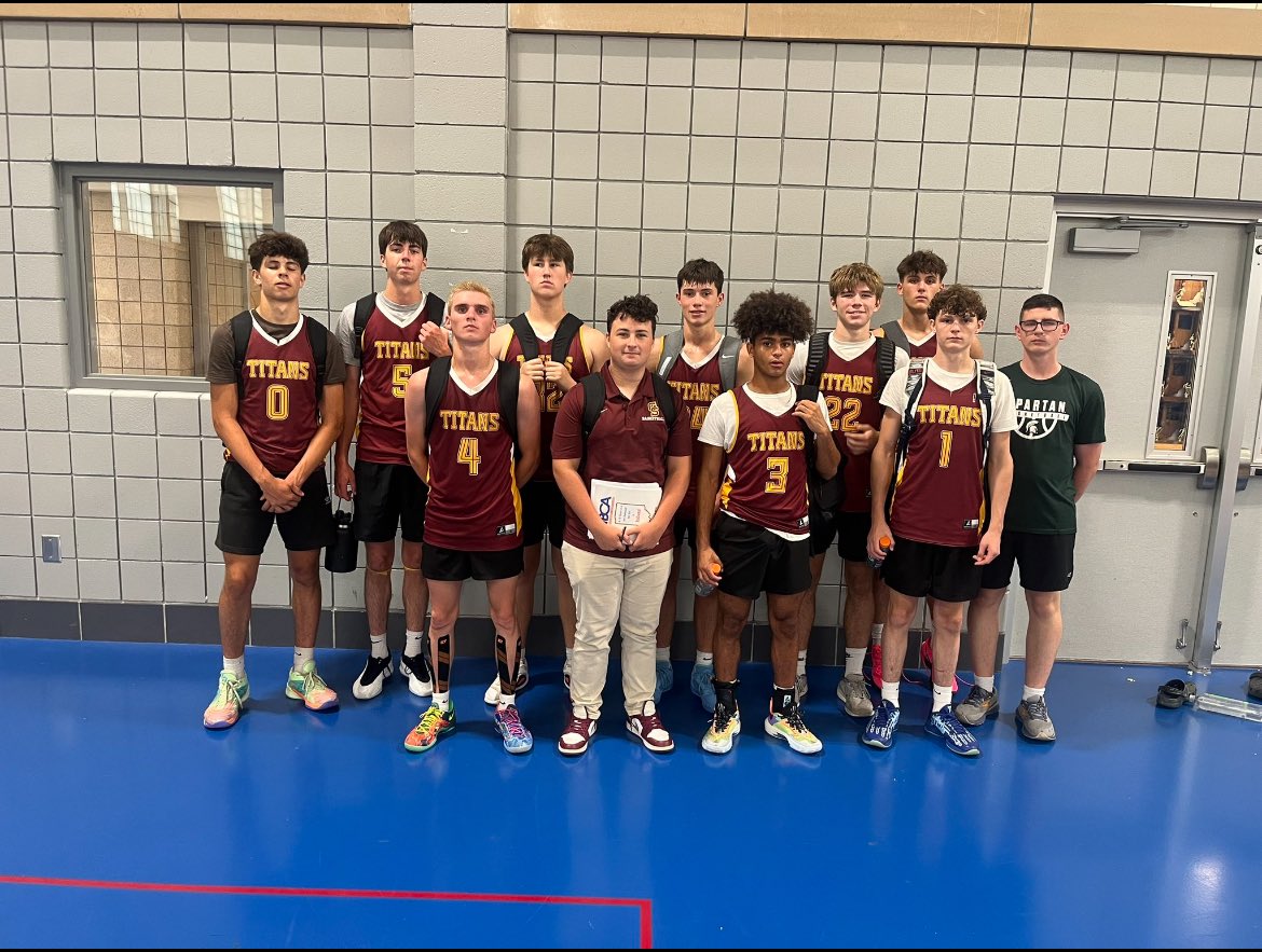 Reece Runyan (@runyanreece) on Twitter photo Had a good weekend at the Charlie Hughes shootout!
Our team went 4-0! I finished the weekend averaging 9.8 points per game. Next shootout to finish off the summer at Gibson Southern tomorrow!
<a href="/LGreenwellHoops/">LGHoops</a> <a href="/KyleTRunyan/">Kyle Runyan</a> <a href="/BRamseyKSR/">Brandon Ramsey</a> <a href="/SWI_Sports/">SW Indiana Sports</a> <a href="/PrepHoopsIN/">Prep Hoops Indiana</a> Had a good weekend at the Charlie Hughes shootout!
Our team went 4-0! I finished the weekend averaging 9.8 points per game. Next shootout to finish off the summer at Gibson Southern tomorrow!
<a href="/LGreenwellHoops/">LGHoops</a> <a href="/KyleTRunyan/">Kyle Runyan</a> <a href="/BRamseyKSR/">Brandon Ramsey</a> <a href="/SWI_Sports/">SW Indiana Sports</a> <a href="/PrepHoopsIN/">Prep Hoops Indiana</a>