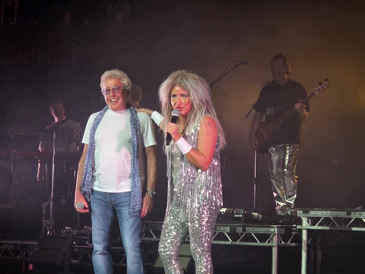 Suzy ๐ช ๐ (@xsuzyjs79x) on Twitter photo Roger Daltrey and <a href="/KTTunstall/">KT Tunstall</a> @ RAH! Honestly this has been the best gig! Roger Daltrey and <a href="/KTTunstall/">KT Tunstall</a> @ RAH! Honestly this has been the best gig!