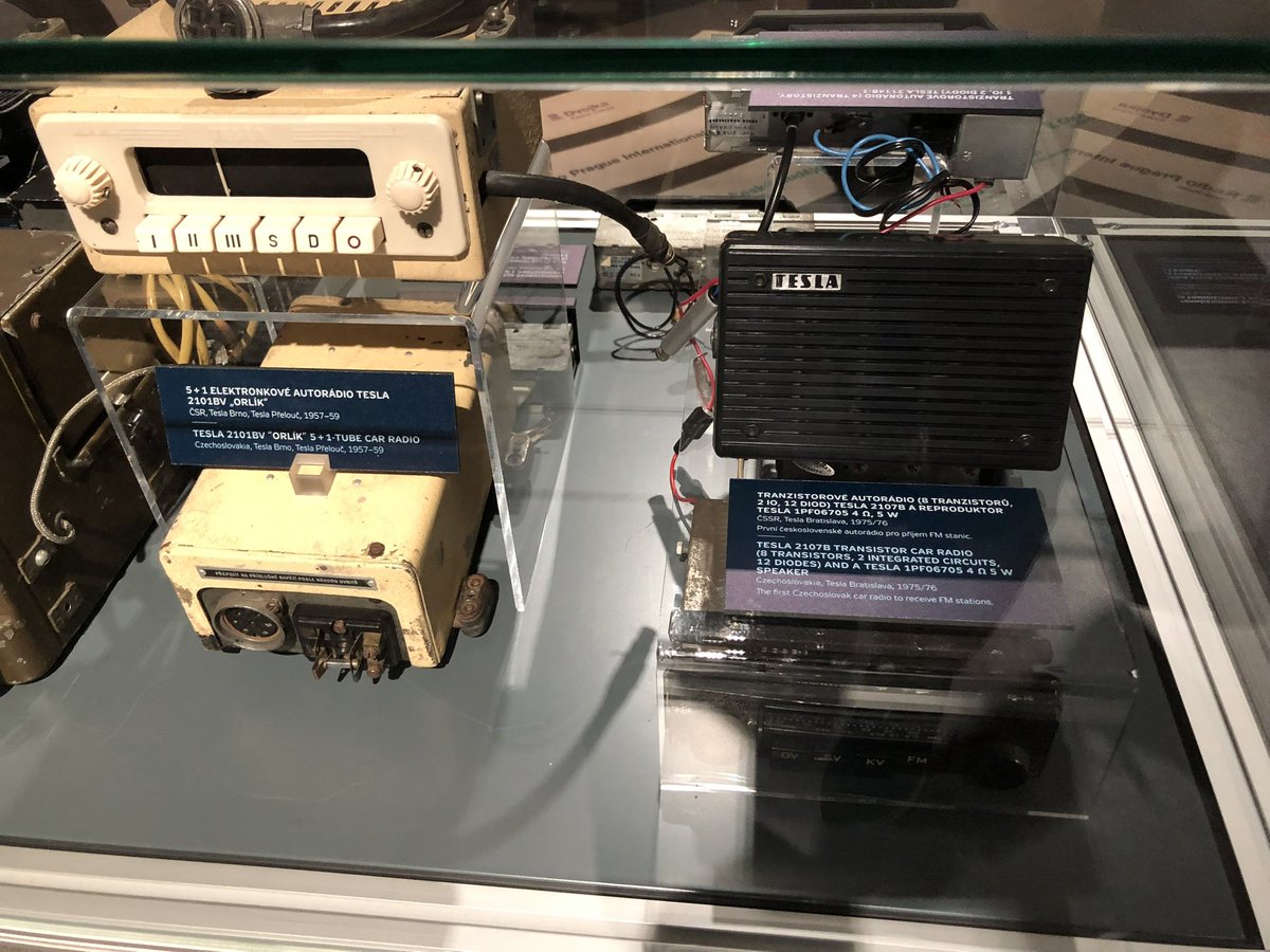 チェコの国立科学博物館の TESLA 社製品シリーズです♪

車載ラジオの2製品です。
TESLA 2101BV
TESLA 2107BV

これも良い感じです。