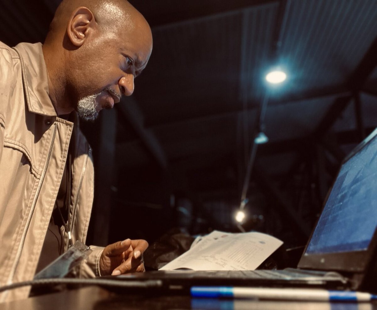 BOLD JOURNEY Mag Interview ←→ Meet Andrew Snorton
Article: boldjourney.com/meet-andrew-sn…

<a href="/followers/">はうはう</a> <a href="/highlight/">highlight</a> #Everyone #support #AuthorASnorton #AuthorASnortonBlend #SipWithSnorton #SpreadTheWord    #WritingCommunity #authorscommunity #socialmedia #BookTwitter #writerslift