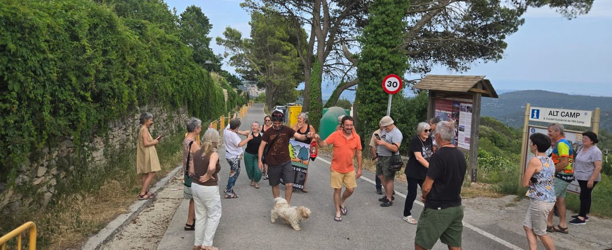 aampcat's tweet image. Aquesta tarda ja hem repartit la flama del Canigó a Mont-ral!
Moltes gràcies a tots els sòcis que ho han fet possible!