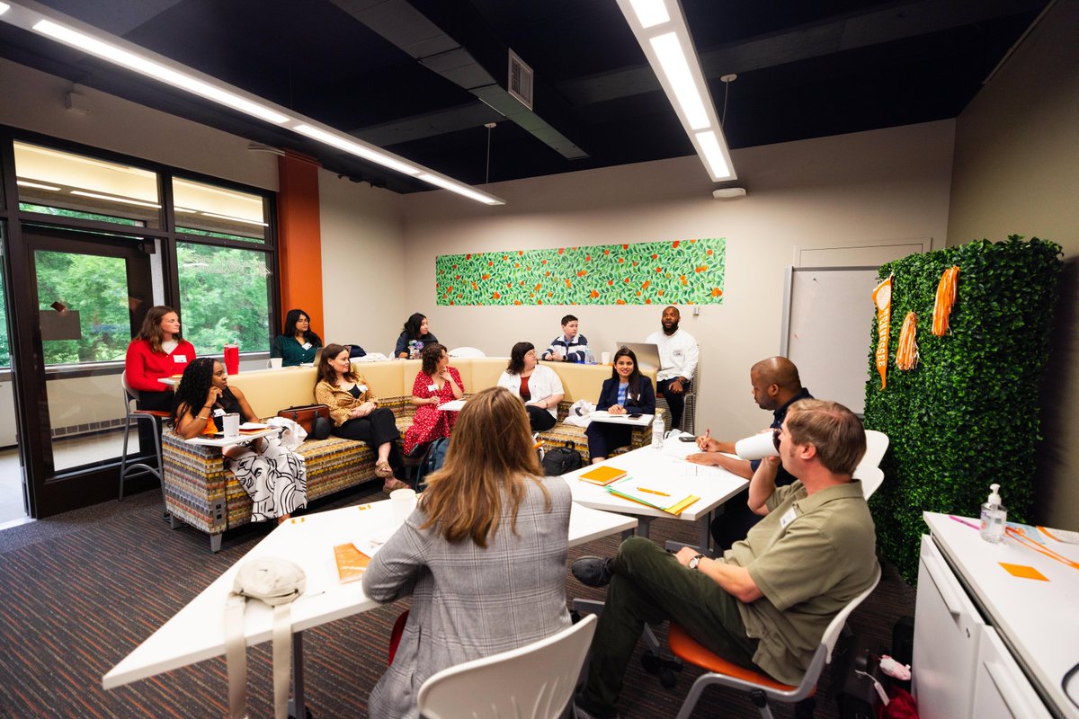 UTCCI's tweet image. Last week, CCI's @utkcmst proudly hosted @NatComm's Doctoral Honors Seminar, welcoming scholars from 30+ schools for three days full of research & connection! The hallmark of this impactful seminar is the tailored mentoring experiences offered to doctoral candidates & scholars.