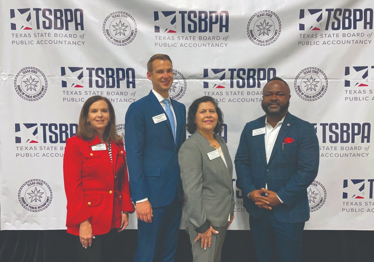 TSBPA Board members welcomed new CPAs to the profession and presented their certificates at the swearing-in ceremony on June 21. Thank you for honoring and paying tribute to the newest Texas CPAs!